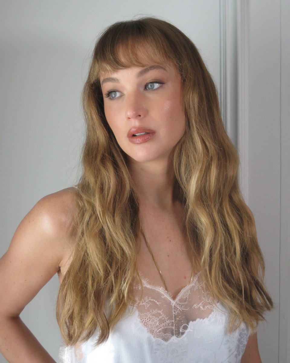 FilmUpdates's tweet photo. Jennifer Lawrence stuns in newly shared photo.

📸: Matthew Sosnowski https://t.co/MyBiSoJSIV