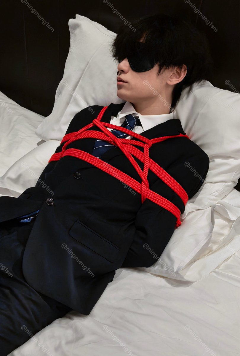ningmeng1sm's tweet photo. 男大正装捆绑
出镜：@ningmeng1sm https://t.co/nbC7QK78KT