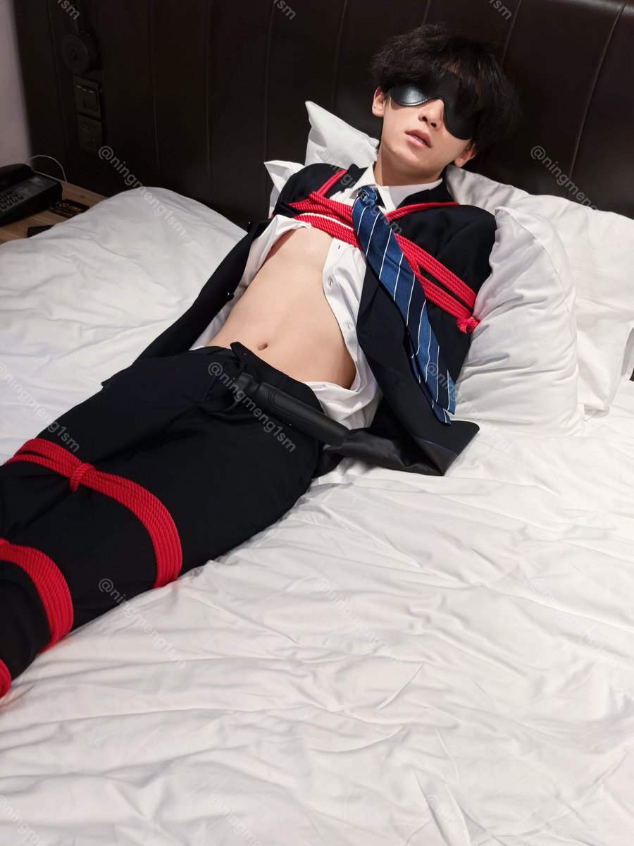 ningmeng1sm's tweet photo. 男大正装捆绑
出镜：@ningmeng1sm https://t.co/nbC7QK78KT