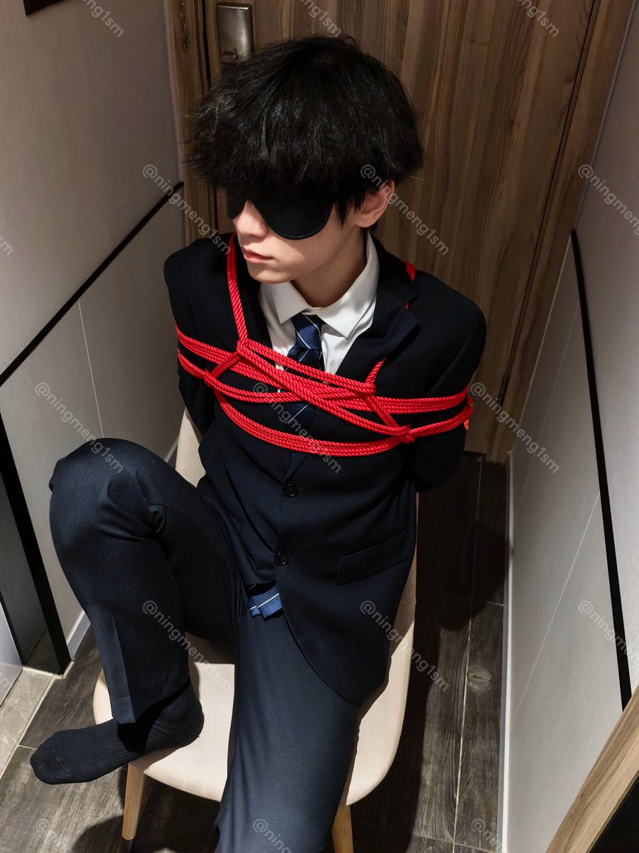 ningmeng1sm's tweet photo. 男大正装捆绑
出镜：@ningmeng1sm https://t.co/nbC7QK78KT