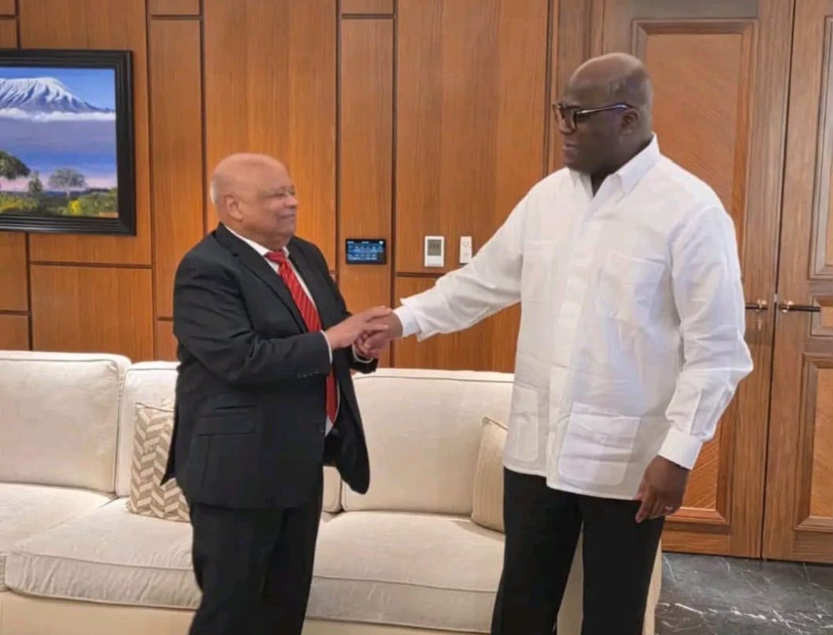 JamesMukeshaba's tweet photo. #RDC🔴‼️| Katebe Katoto : “ Il faut donner le temps à Félix Tshisekedi de terminer ses réalisations ”

Suivre 👉🏽 @JamesMukeshaba https://t.co/V8fFdIcN1K
