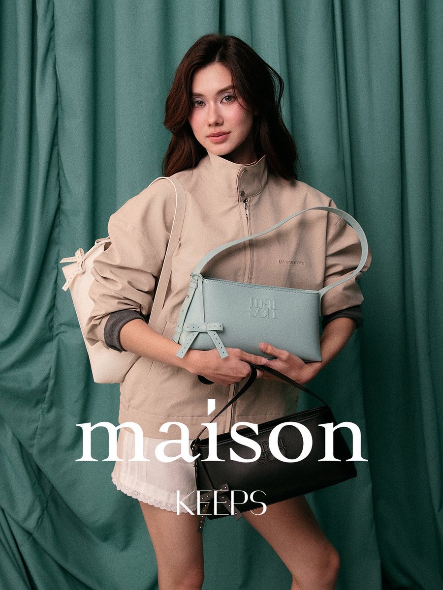 maisonKEEPS's tweet photo. Effortless elegance for every soirée. 👜✨ Meet @lena__lorena with the new Soirée Bag. 🩵🤍🖤

#SoiréeBag 
#maisonKEEPSxLalinaLena
#maisonKEEPSfriends https://t.co/hL7PgD9Tzu