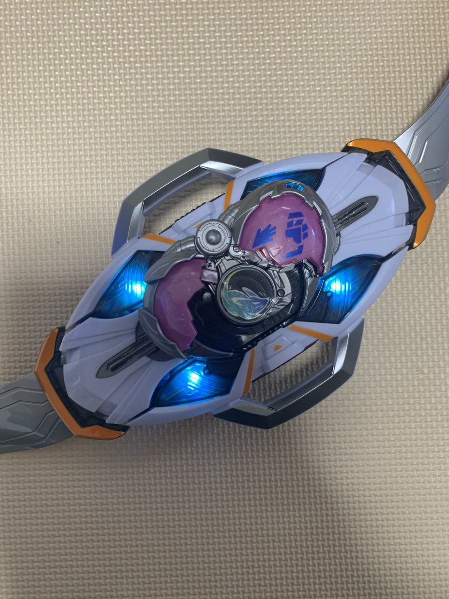 ark_no_isi's tweet photo. 本屋4ヶ所回ってやっと買えた
ライドエグズ1でセリフ聞けるの最高
＃仮面ライダーマイス https://t.co/JrkRDjlMhX