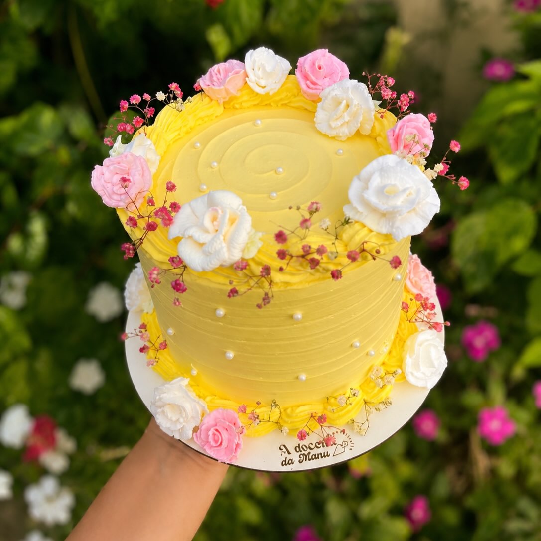 SooyUnPony's tweet photo. Photo by kit festas / Bento cakes / cakes and sweets / vintage cake in São Luís, MA, on July 26, 2026. May be an image of a wedding cake, chiffon cake, whipped cream, and text. https://t.co/uTJ82a2y0A