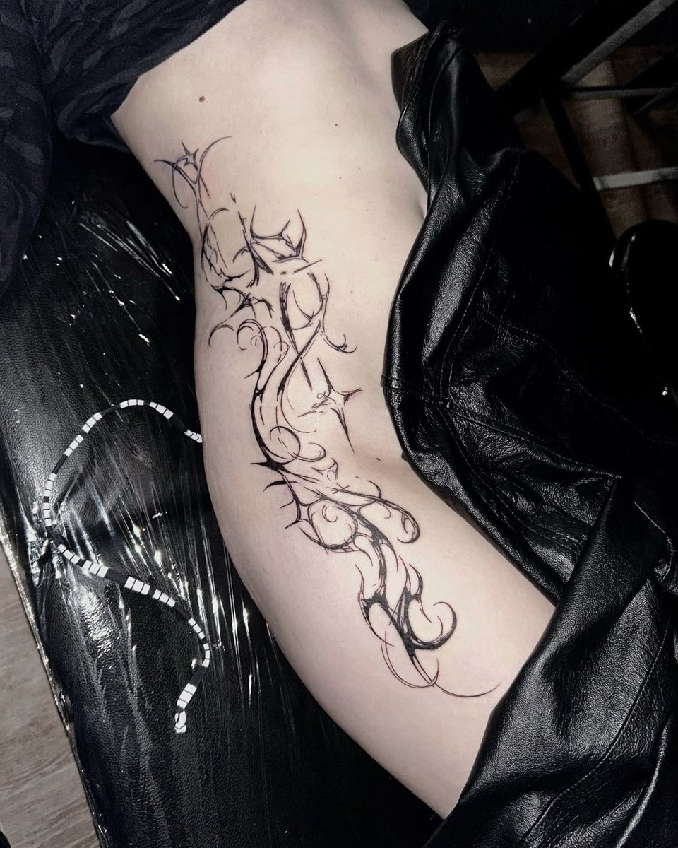 Iwilllovu4ever's tweet photo. How Pinterest see me:3
 
•idol 
•tattoo
•aesthetic vibes
•outfits
I like Giselle sm!!!(/ω＼) https://t.co/6fW690Rile
