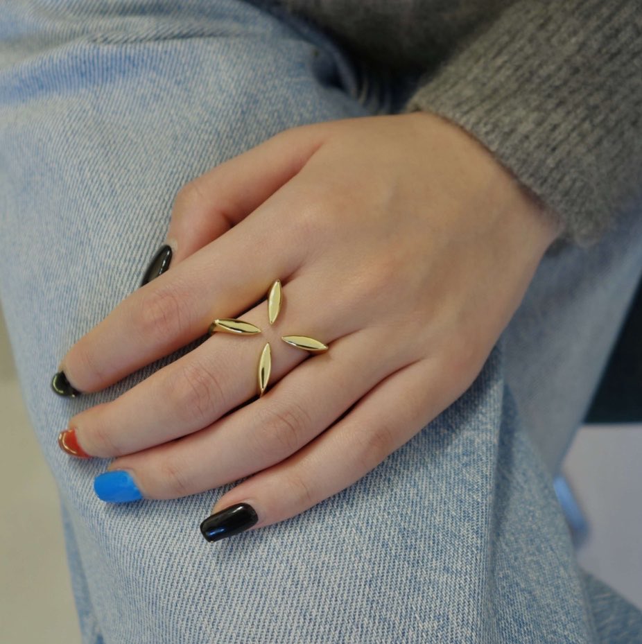 fade__official's tweet photo. LUX×MAZZEL

MAZZEL RANさん
リングのご着用ありがとうございます🦅✨

HEMCA | RING 'CLAWS' (GOLD)

https://t.co/AE3hjhDnxW

#まぜラックス #LUX  
#MAZZEL #RAN #MAZZEL_RAN https://t.co/Id5m7kU5j4