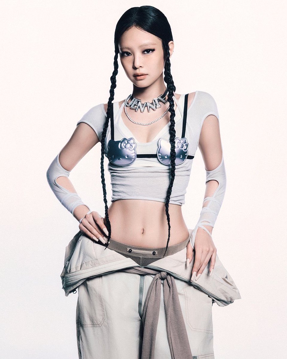JennieKimData's tweet photo. K-pop solo songs with the most Top 10 weeks on the Billboard Global 200:

#1 #JENNIE “like JENNIE” — 11 weeks
#2 JIMIN “Who” — 6 weeks
#3 Jungkook “Standing Next to You” — 4 weeks
#4 #JENNIE “Mantra” — 3 weeks
#4 JIMIN “Like Crazy” — 3 weeks https://t.co/Rhed9LBOa2