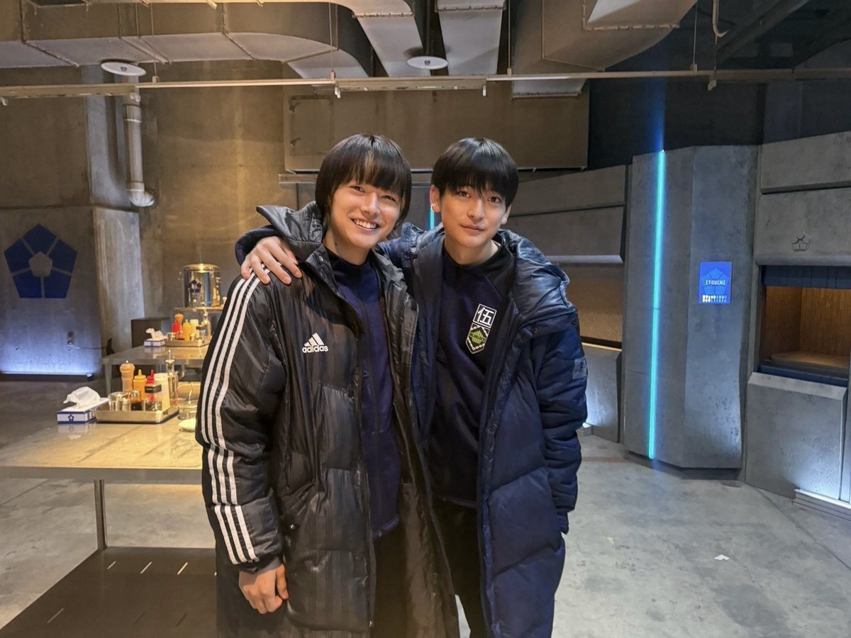 BLUELOCK_MOVIE's tweet photo. ◆ ──  #ブルーロック日誌 ── ◆

ラストは
#高橋文哉 さん、 #櫻井海音 さんの
オフショットを公開📸

たくさんご覧いただきありがとうございました✨

映画は引き続き大ヒット上映中！
ぜひ何度でもお楽しみください⚽

映画『#ブルーロック』
#エゴい https://t.co/0M506sjYBD