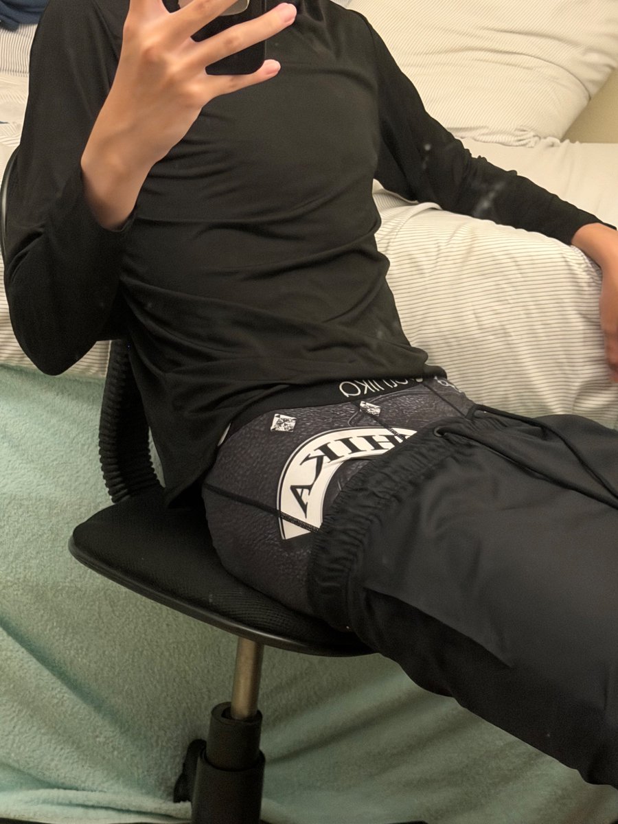 D4Ni3L_C43's tweet photo. Just finished my workout #ethika #sagg #balls #nsfwtwt https://t.co/Gh9AgFBw4A