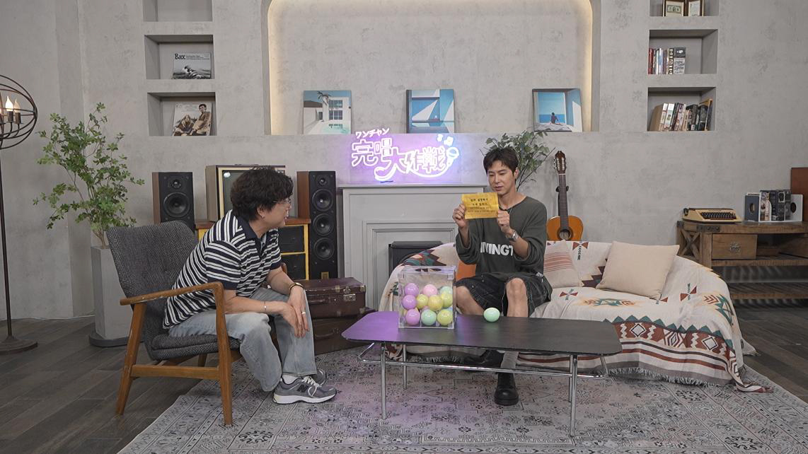 Kkorepo's tweet photo. 【ユンホ、“新人時代の自分”に立ち返る✨】

東方神起のユンホが、日本初放送中のKBS Worldオリジナルバラエティ『ポップ・ケー』に出演！

SUPER JUNIORのシンドンがMCを務める『完唱（ワンチャン）大作戦』で、デビュー24年目のユンホがさまざまなミッションに挑戦します🎤

10月2日・9日の2週にわたって放送されます。

#東方神起 #ユンホ #YUNHO #ポップケー #KBSWorld　
🔗https://t.co/F42lO04Fqw