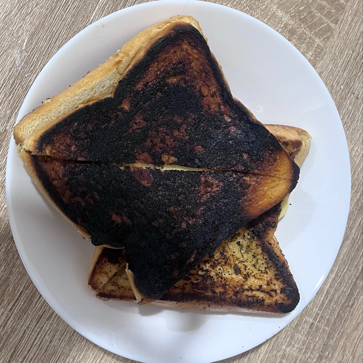 Rilly_JKT48's tweet photo. Aku kan habis buat grilled chessee bebe tapi kok…eheheh😄 https://t.co/W4ab16mmk4