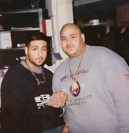 Ricky60264688's tweet photo. @QueenBee9702 @HoteDudes Mmmhmm before he blew up! Literally https://t.co/xlsYLOvyO2