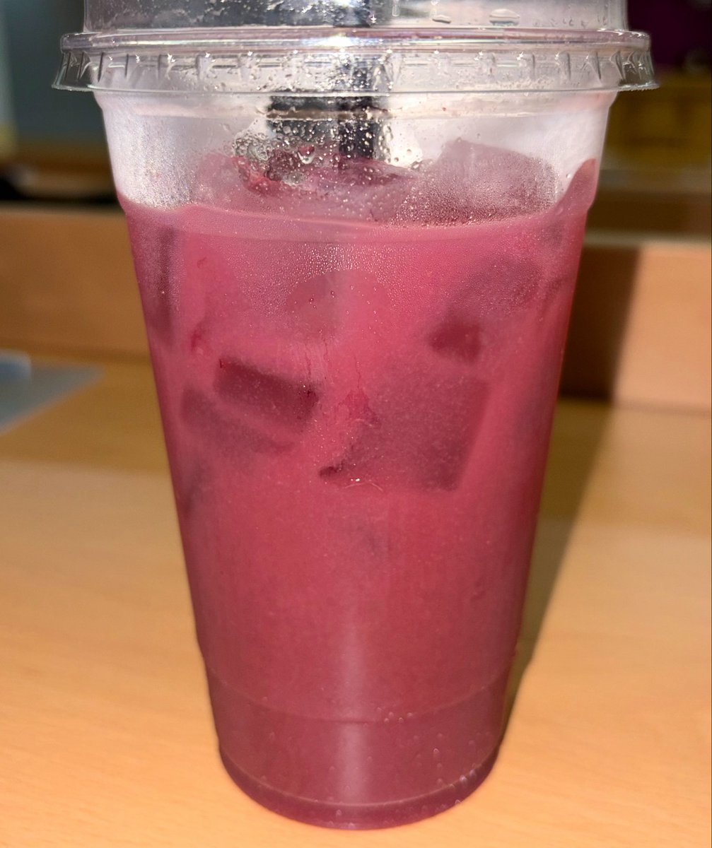 ehamiibap's tweet photo. 포도 시럽 맛 안 나는 생과일 포도 에이드 귀하다 https://t.co/SxvzXPOuhz