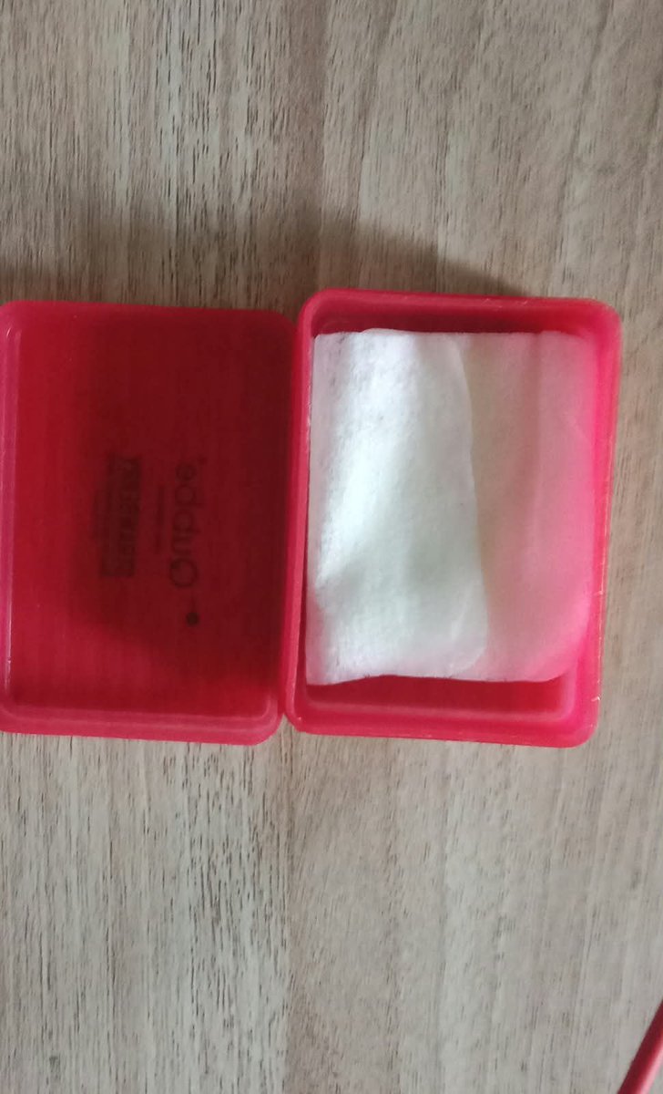 Chahak__soni_pc's tweet photo. Today, I got Nails On The Go Remover Wipes for just ₹59, while its MRP was mentioned as ₹150. 

I bought it from Shree Beauty Cosmetics.

Getting nail polish remover wipes at such a low price felt like a really good deal! https://t.co/6EePG2ZmwD