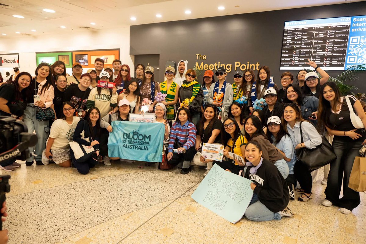 TEAMBLOOM_AUS's tweet photo. AUSSIE AUSSIE AUSSIE! 🇦🇺🇵🇭

From what started as 9 admins, to having a whole Aussie Bloom community who was willing to help us in our projects, promotions, and everything in between.

All because we love our Walo! 🌸♾️

This has been Team Bloom Australia (TBA/TBAus/TBAws). Maraming salamat po and see you around! 🫶
