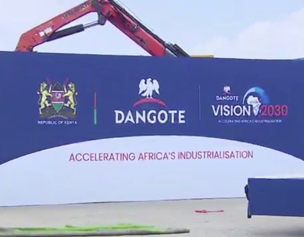 AmbPeschke's tweet photo. Africa invests in Africa 🌍🇰🇪

Historic day in old town of Lamu, Kenya, with groundbreaking of Dangote Oil Refinery

700.000 bpd, 60.000 jobs, massive investment. Tunasema: Wow, hongera! https://t.co/8I104sEgzD