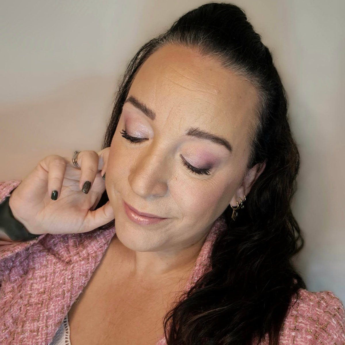 Bullet_heat's tweet photo. FACE 
Plump Right Back Primer - NYX Cosmetics Benelux 
Unreal Skin Sheer Glow Tint Hydrating Foundation Stick - 2 Fair Charlotte Tilbury 
Skin Radiant Concealer - 2 Fair Charlotte Tilbury 
Loose Mineral Foundation - 2. 5 Cent Pur Cent 
Filmstar https://t.co/tRM6F2NnHq