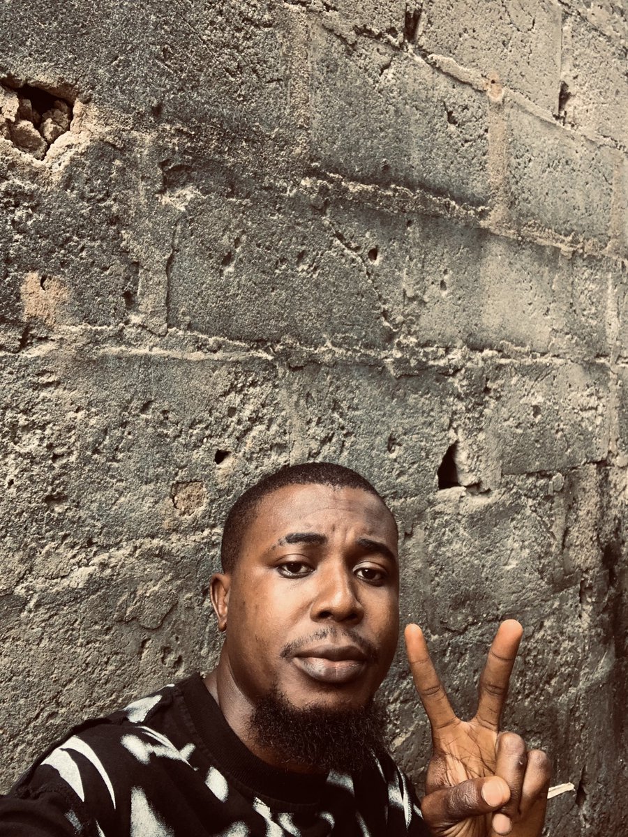 moore__godfrey's tweet photo. It’s Wednesday, September 30th🫶🏾 I woke up feeling blessed, happy, and humble. 🥹 Get up, pray, and set a positive tone for your day! May your day be filled with peace, purpose, unexpected blessings, and positivity. Happy Wednesday! 🌸💛

Blessed morning, X family! 💪🙏❤️ https://t.co/0n9mcf0iER
