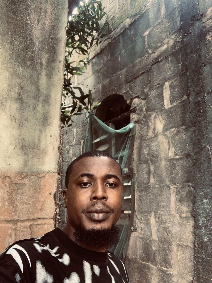 moore__godfrey's tweet photo. It’s Wednesday, September 30th🫶🏾 I woke up feeling blessed, happy, and humble. 🥹 Get up, pray, and set a positive tone for your day! May your day be filled with peace, purpose, unexpected blessings, and positivity. Happy Wednesday! 🌸💛

Blessed morning, X family! 💪🙏❤️ https://t.co/0n9mcf0iER