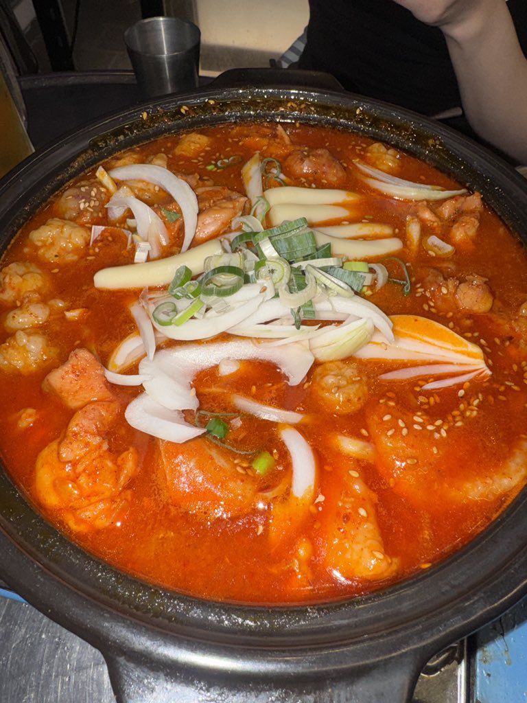 strawberrymozzy's tweet photo. 여기곱도리탕맛있음 https://t.co/66ZDeAqHBB