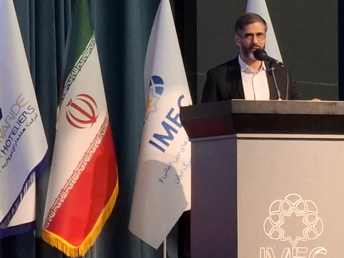 seyedhadikasaei's tweet photo. #سعیدمحمد در جمع نخبگان: چرا یک دامپزشک باید برای آموزش و پرورش ایران تصمیم بگیرد؟ چرا باید یک دانش آموخته هسته ای شهردار باشد؟ چرا مهندس راه مسئول هسته ای است؟ چرا یک حشره شناس مدیر تاکسیرانی است؟ چرا مشاغل دست آقازاده هاست؟ نخبه گزینی و شایسته سالاری گره گشای کشور است. https://t.co/rVL6saQSre