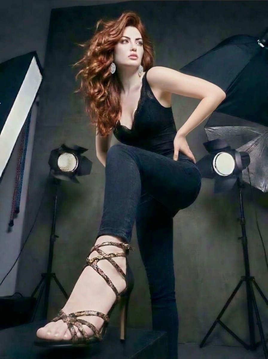 HoneyLuhNavarro's tweet photo. Grateful for the incredible creative team behind this shoot.🫰👑🔥💚💙❤️

#modeling #aunthenticity #beautiful #beauty #me #notperfectbutreal #genuine #strong #ootd #makeup  #AuthenticBlueprint #love
#photography #photoshoot #model #style #artist #rare
#notperfectbutreal #music https://t.co/aCOUVULzvc