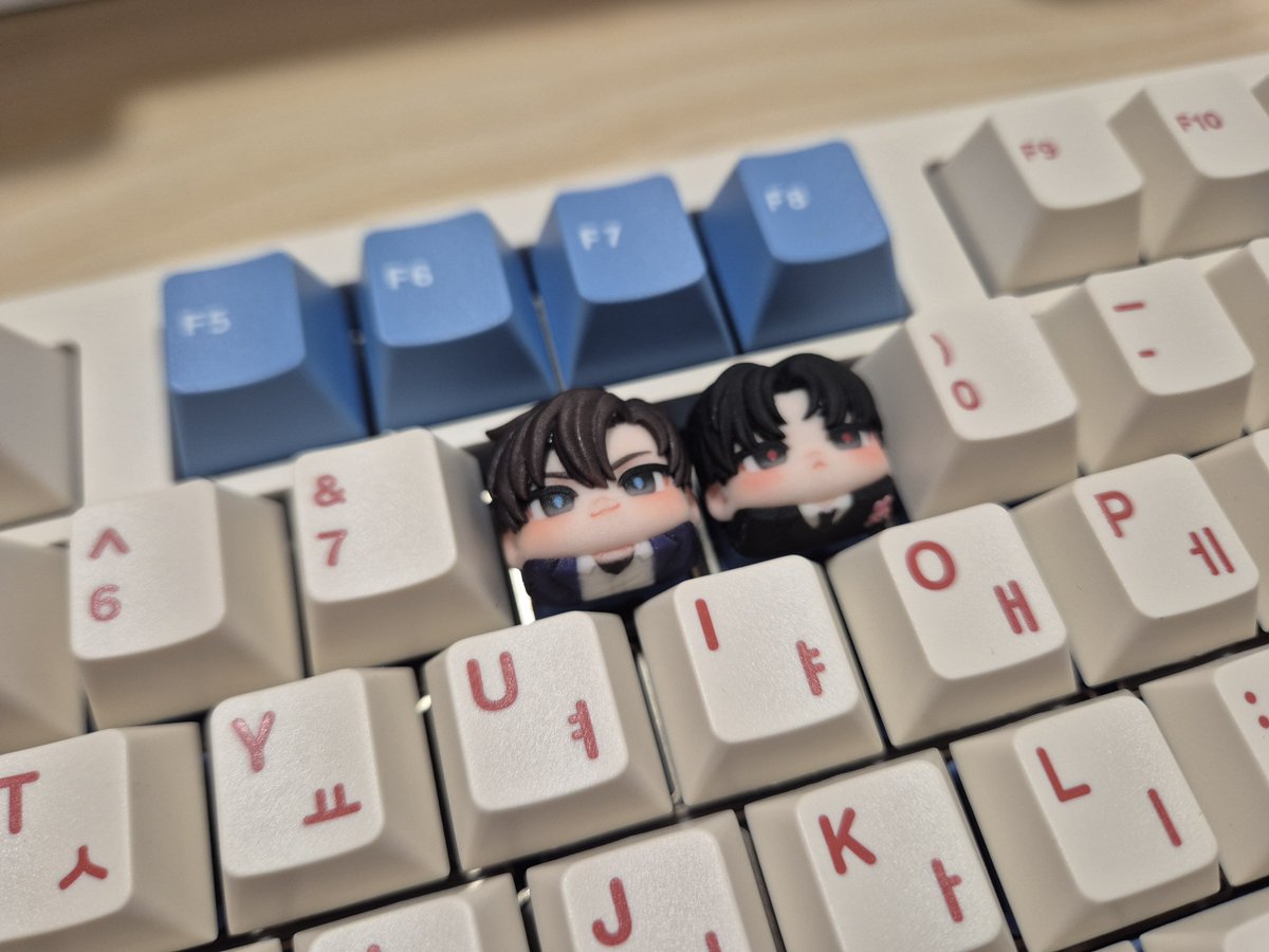 abt_bllur's tweet photo. 최솔 키보드를 맞췄어요... ◠‿◠ https://t.co/eP7ZkhLUM8