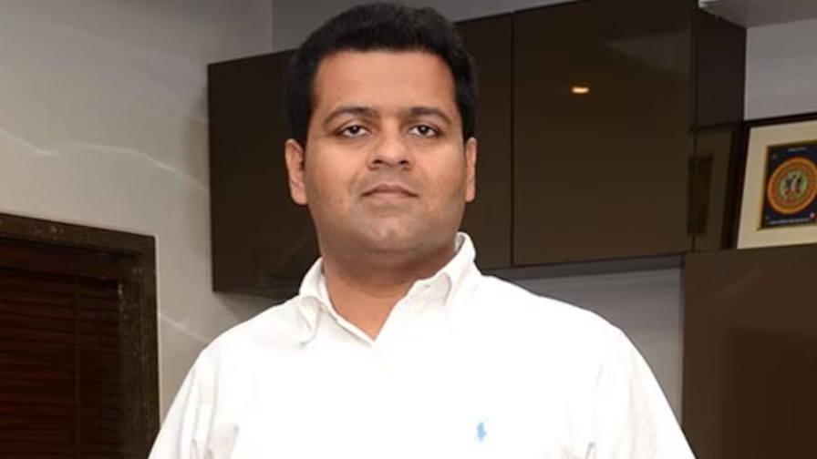 abpasmitatv's tweet photo. Who is Dhanraj Nathwani: પરિમલ નથવાણીના પુત્ર લડશે રાજ્યસભાની ચૂંટણી,  સપાએ બનાવ્યા ઉમેદવાર https://t.co/SMzyjGVkqO https://t.co/1Sa95KsYyX