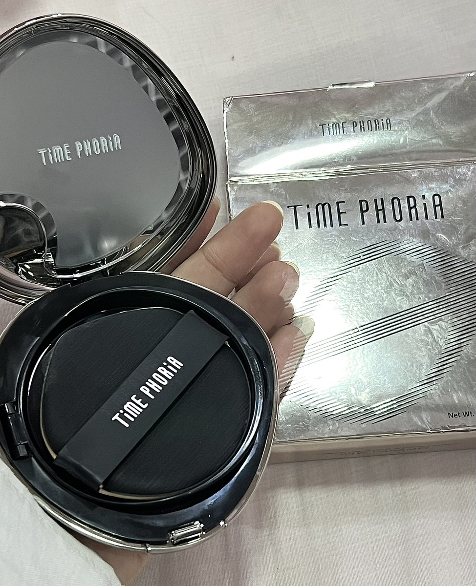rubycharis's tweet photo. @PrincessRisa4 ขออนุญาตป้ายยา timephoria คับคุชชั่นเนื้อแมต���์ ติดทน คุมมันมากๆ เค้าชอบสุดๆ ปกปิดดี เนื้อไม่หนามากนะคะ ไม่ค่อยดรอปด้วย กันน้ำกันเหงื่อสุดสุด 1 ตลับใช้ได้นานแพ็คเกจสวยด้วยแบรนด์นี้ แนะนำเลยค่า 🫶🏻♥️

https://t.co/yJoUHN32wR https://t.co/ylO81nbqd5
