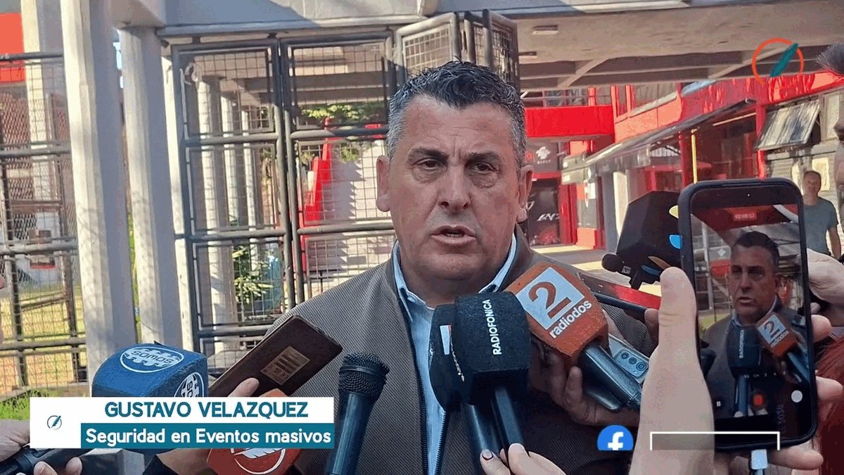babasali88's tweet photo. @pibenob Todo esto lo arma gustavo velazquez d seguridad deportiva D SANTA FE ,el quiere traer a nuestro club la empresa audax q es una empresa d seguridad privada q es sina, q la maneja la gente d pillin y belloso con la barra nueva.FUERA DE NUESTRO https://t.co/t5E2JLdOpD BOTON ,COIMERO https://t.co/8ScDF6SDPK