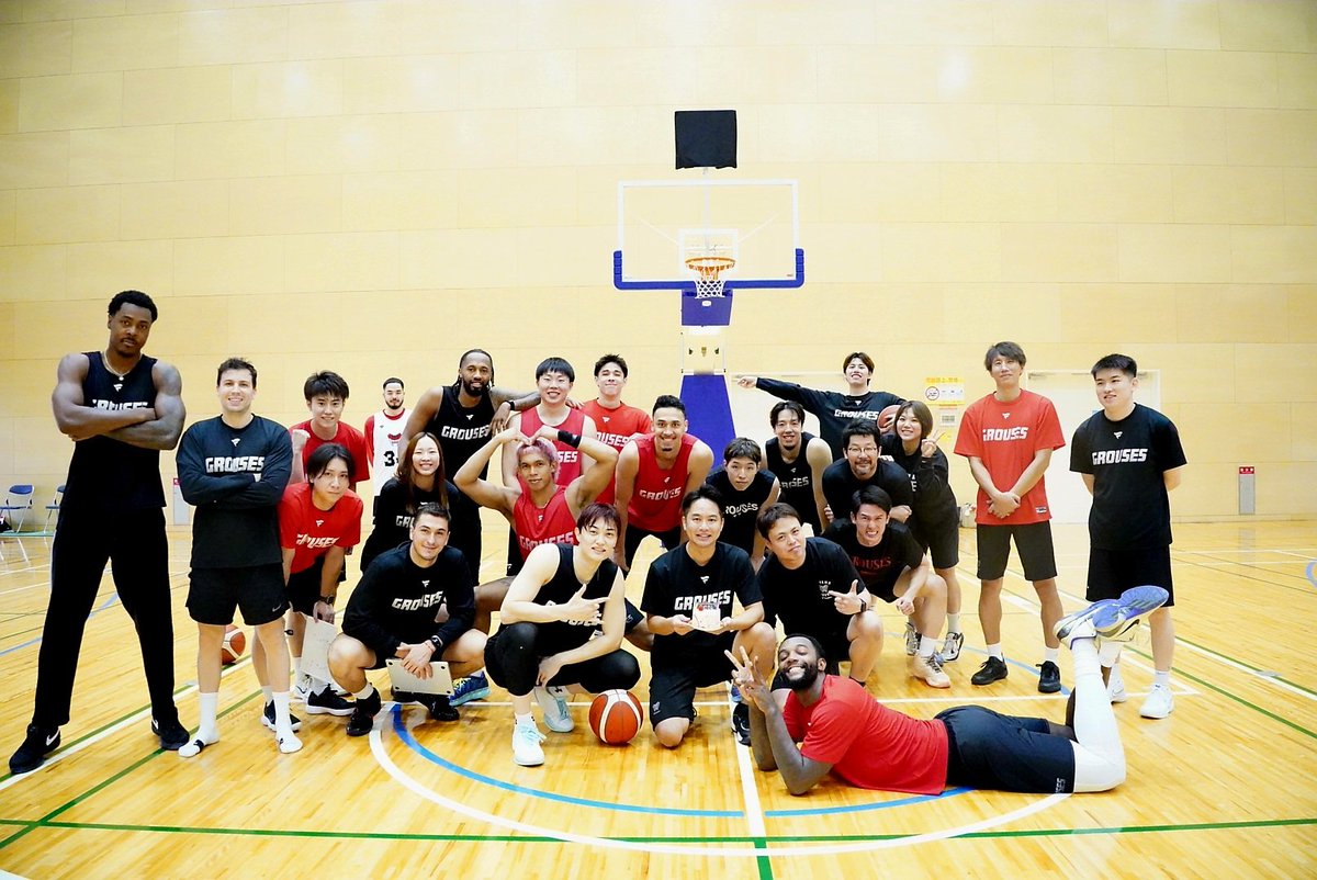 toyamagrouses's tweet photo. Finally everyone is HERE!!🥳✨️
ついに全員揃いました📸

#佐野さんお誕生日おめでとうございます!! #富山グラウジーズ https://t.co/amPaE3jny6