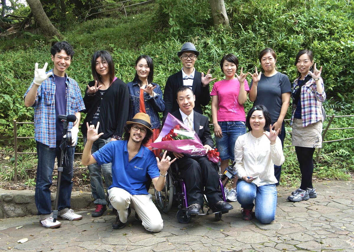 yohei_horikawa's tweet photo. 2012年9月30日。
14年前の今日、短編映画『上にまいります』はクランクインしました。

そして今年11月、心のバリアフリーをテーマにした、人権月間の某イベントにて上映が決まりました。

あの日、仲間と撮った映画が、また新しい観客に出会う。こんなに嬉しいことはありません。
詳細は、後日発表！ https://t.co/A7rw2w7DvM