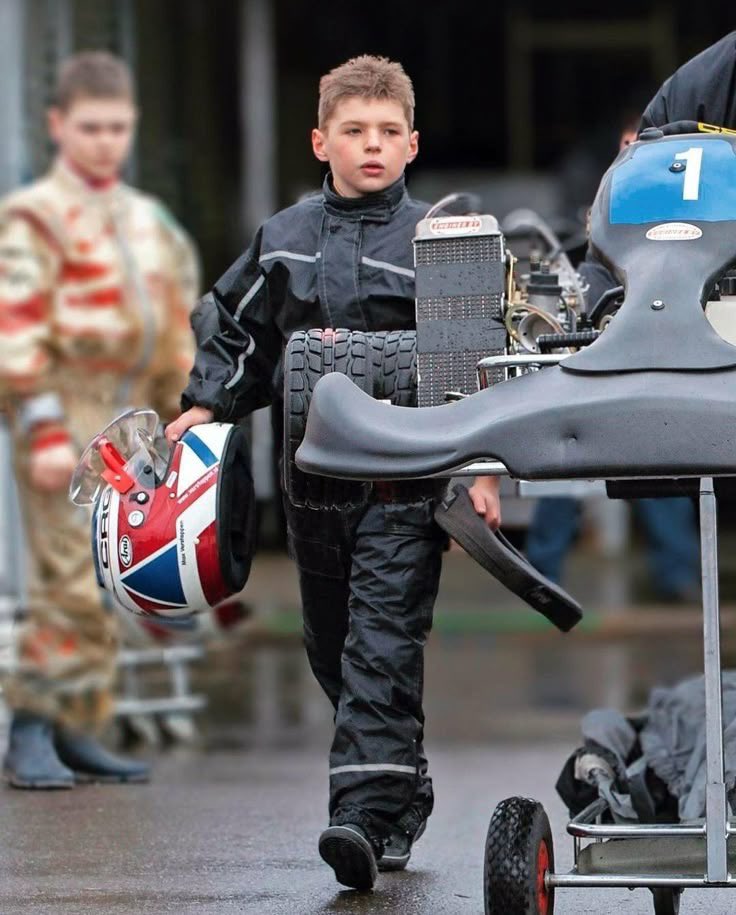ILOVEYOU15432's tweet photo. ขอถวายพระพรแด่ Max Emilian Verstappen
เนื่องในวันคล้ายวันพระราชสมภพ ขอพระองค์ทรงพระเจริญยิ่งยืนนาน ทรงพระเกษมสำราญ และทรงครองบัลลังก์แห่ง Formula 1 ตลอดไป 🫡👑🏎️ https://t.co/wiZIenU37y