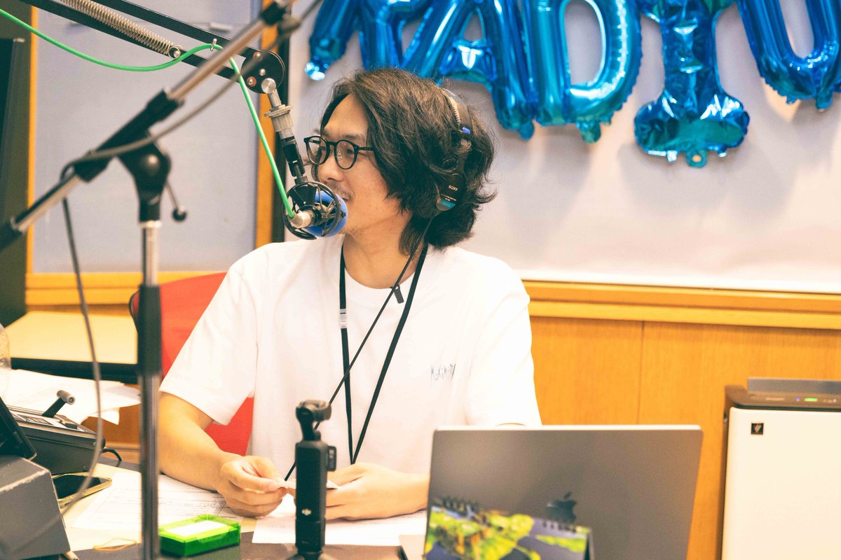 FM802_timefree's tweet photo. 【タイムフリー今日まで聴けます🎧】

MUSIC FREAKS
#ホキモトラジオ 最終回卒業スペシャル！

▽歌って歌って歌いまくる！
▽オールスターズと一緒に卒業ソング大合唱！

前半▼
https://t.co/NinIevh101
後半▼
https://t.co/yXheEmjYv8 https://t.co/QESolknfzK