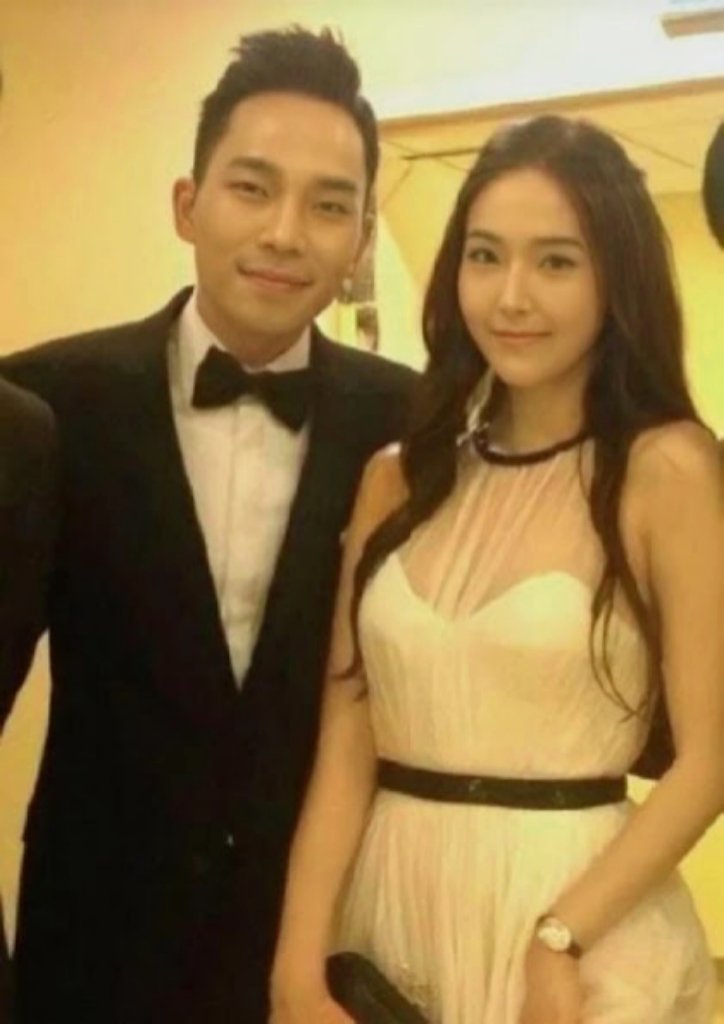 khunjung__'s tweet photo. ไม่ใช่ผู้วิเศษ
เป็นเพียงผู้ชายที่ใจมั่นรักเธอ
ไม่มีฤทธิ์เดช
มีเพียงหัวใจที่ใฝ่เฝ้ารักเธอ https://t.co/ESV3MIEoLt