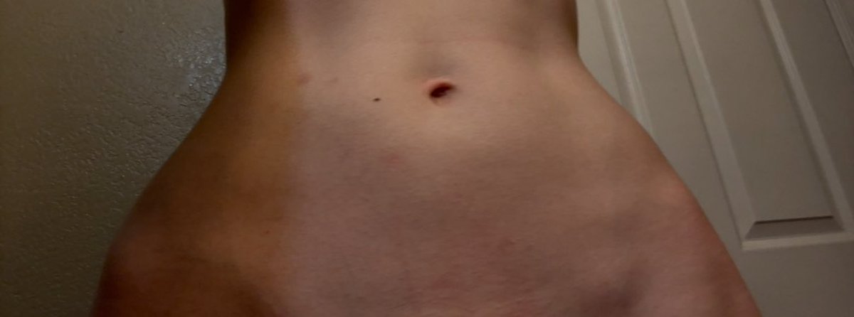 iridecedents's tweet photo. my hips are the only remotely feminine thing about my body https://t.co/He5cpxk4zs
