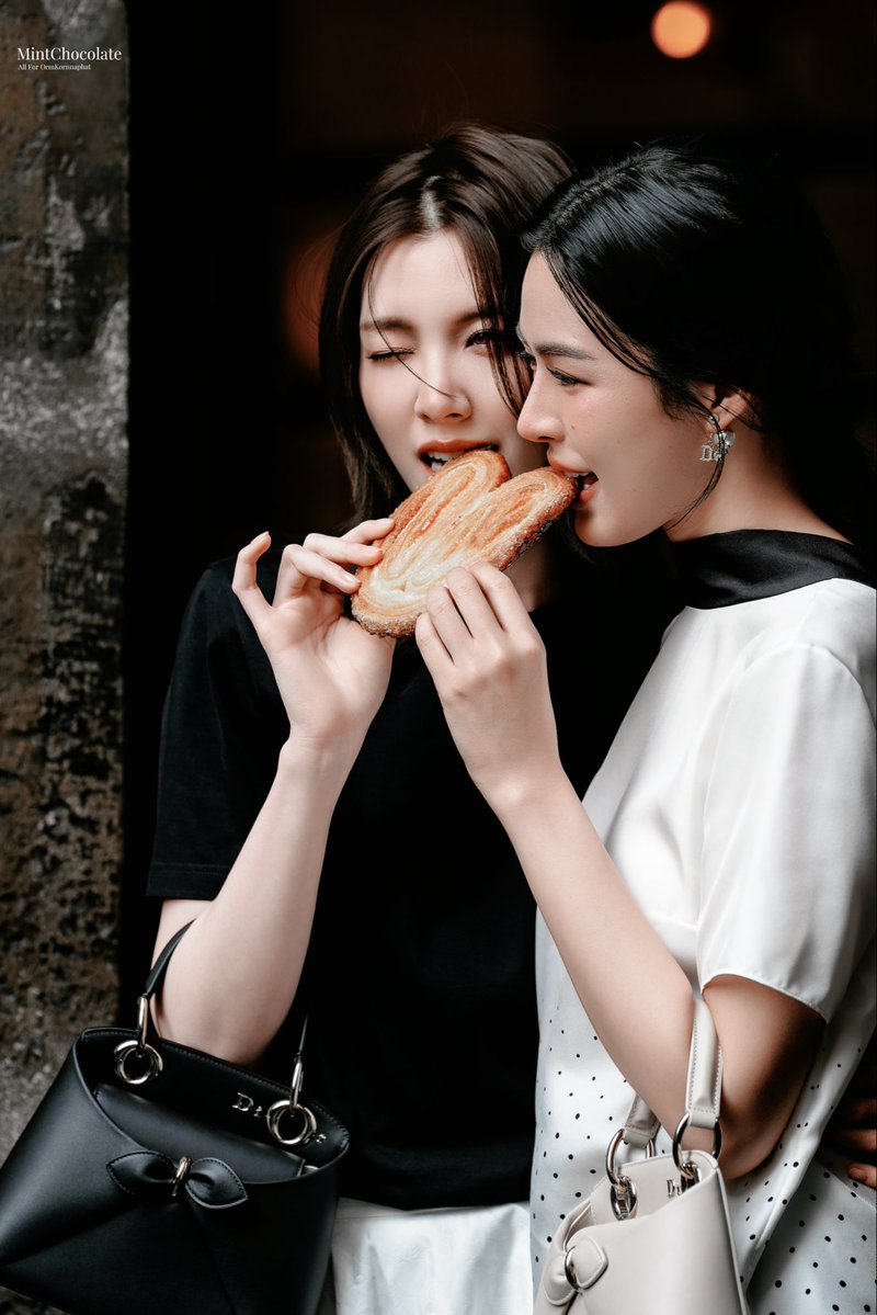 summerxu490729's tweet photo. Among gentle tones of Paris Fashion Week 24-year-old Orm Kornnaphat embodies bright-eyed mood in Dior during Paris Fashion Week.

#OrmKornnaphat
#OrmKornnaphatDiorSummer27
#DiorSummer27xLingOrm #LingOrm 
#Dior #DiorSummer27 #PFW
@ormmormm @dior @XFashion https://t.co/OB5AShr1wa