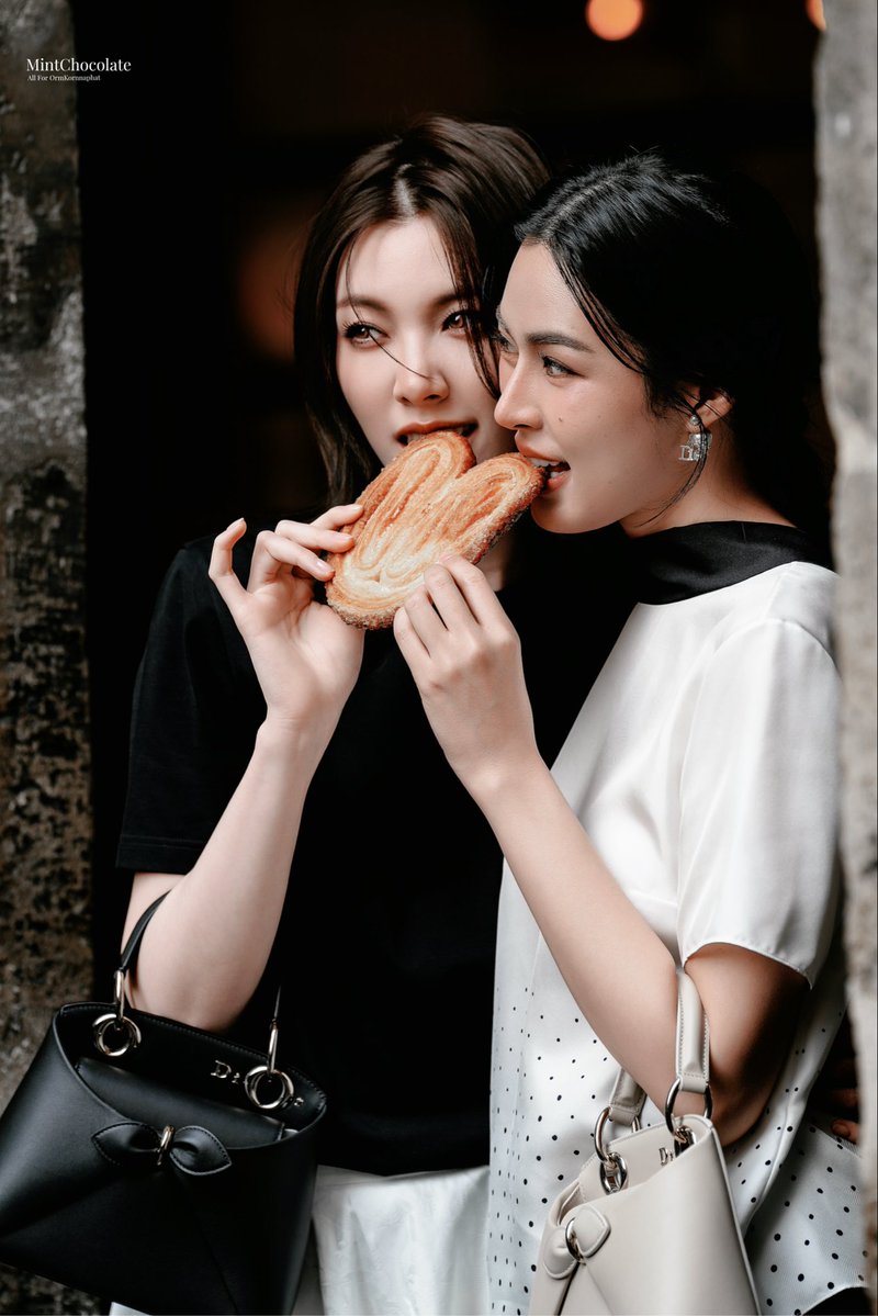summerxu490729's tweet photo. Among gentle tones of Paris Fashion Week 24-year-old Orm Kornnaphat embodies bright-eyed mood in Dior during Paris Fashion Week.

#OrmKornnaphat
#OrmKornnaphatDiorSummer27
#DiorSummer27xLingOrm #LingOrm 
#Dior #DiorSummer27 #PFW
@ormmormm @dior @XFashion https://t.co/OB5AShr1wa