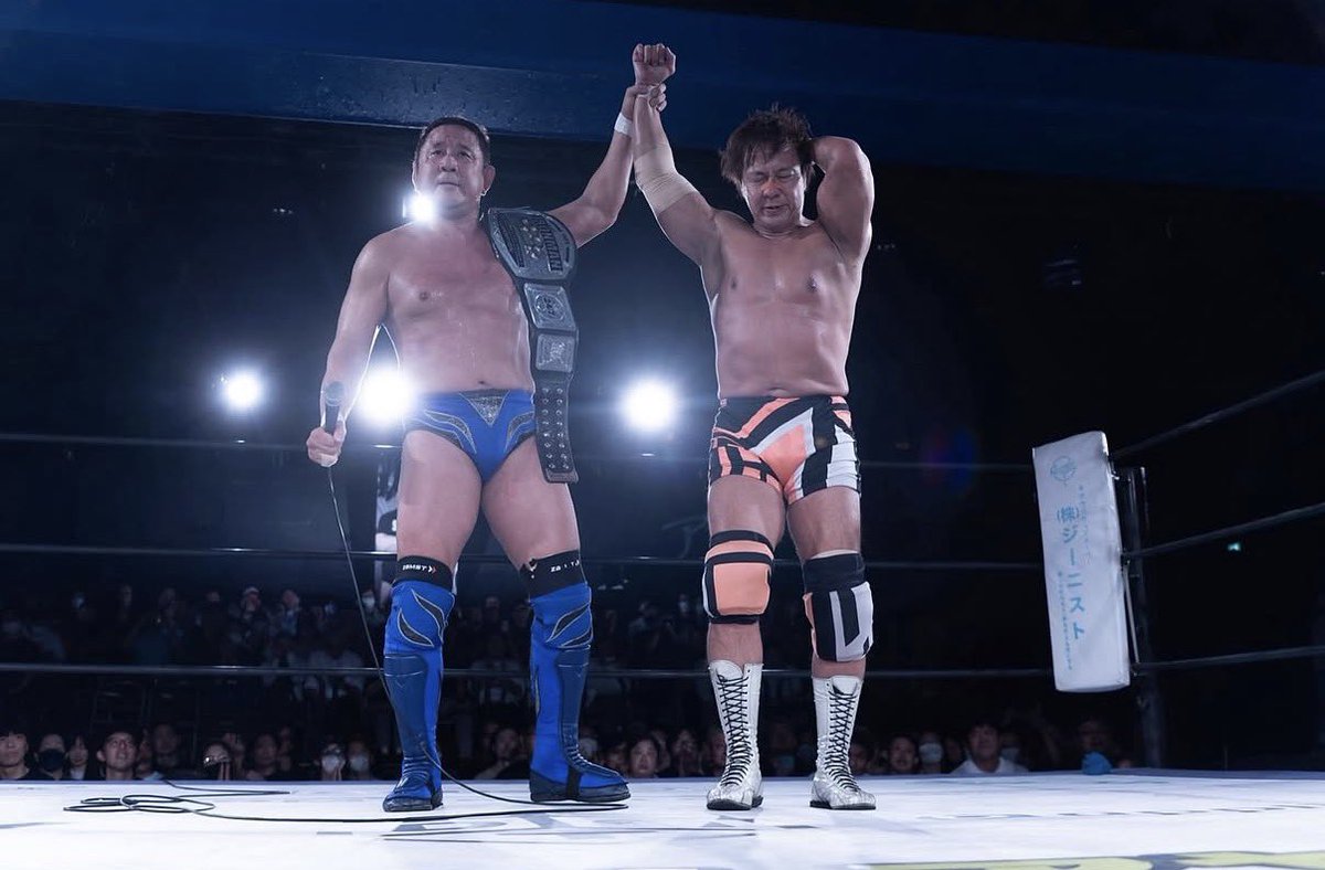 cozy_lariat's tweet photo. こんにちは。

８月１５日に天山さんと、９月２８日に永田さんと一騎打ちした私。

どちらもエモい一戦となりました。

勝敗も大切だけど、その何倍も心に強く刻まれた試合でした。

この歳になると感動する事ばかり。

ぶっちゃけ現役でいられてる事だけでも？感動してる。

また頑張ろうと思う。 https://t.co/rLn7rLG3u4