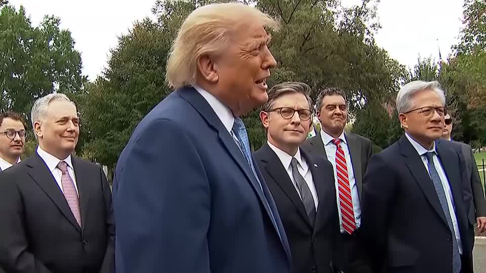 ReutersJapan's tweet photo. 映像：トランプ氏、北朝鮮の核保有を気にしない姿勢　金正恩氏は「友達」
https://t.co/WQDUEw0n6M https://t.co/NvbHhPKsYr