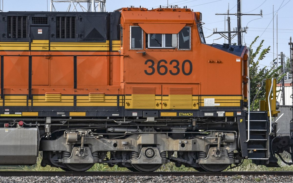 SE_Railfan84's tweet photo. A @BNSFRailway GE ET44ACH (3630) as 1/2 Rear DPU's on a coal train....#Photography #Photo #Train #BNSF #Railfan #Railfanning https://t.co/YSHRZeANEF