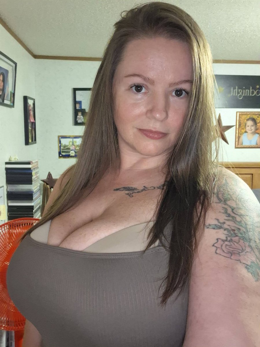sheena85xo's tweet photo. #selfie #follow #bbw #beauty https://t.co/fRUg4EJQ7q