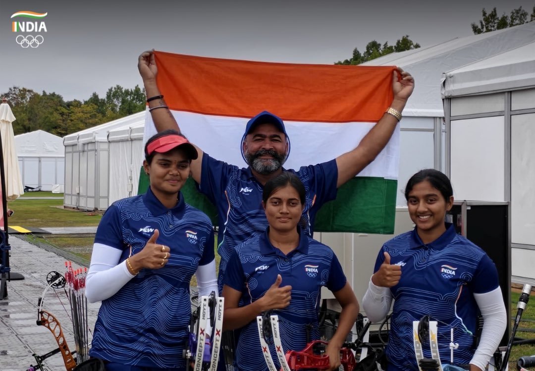 indicanews1's tweet photo. Asian Games: India Clinch Women’s Compound Archery Gold With 238-234 Win Over China.
Click here to read the article: https://t.co/pCztm6ip7r
@VJSurekha
#AsianGames2026 #IndianArchery #CompoundArchery #WomenCompoundArchery #Archery #TeamIndia #JyothiSurekhaVennam #ChikithaTaniparthi #PrithikaPradeep #indicanews