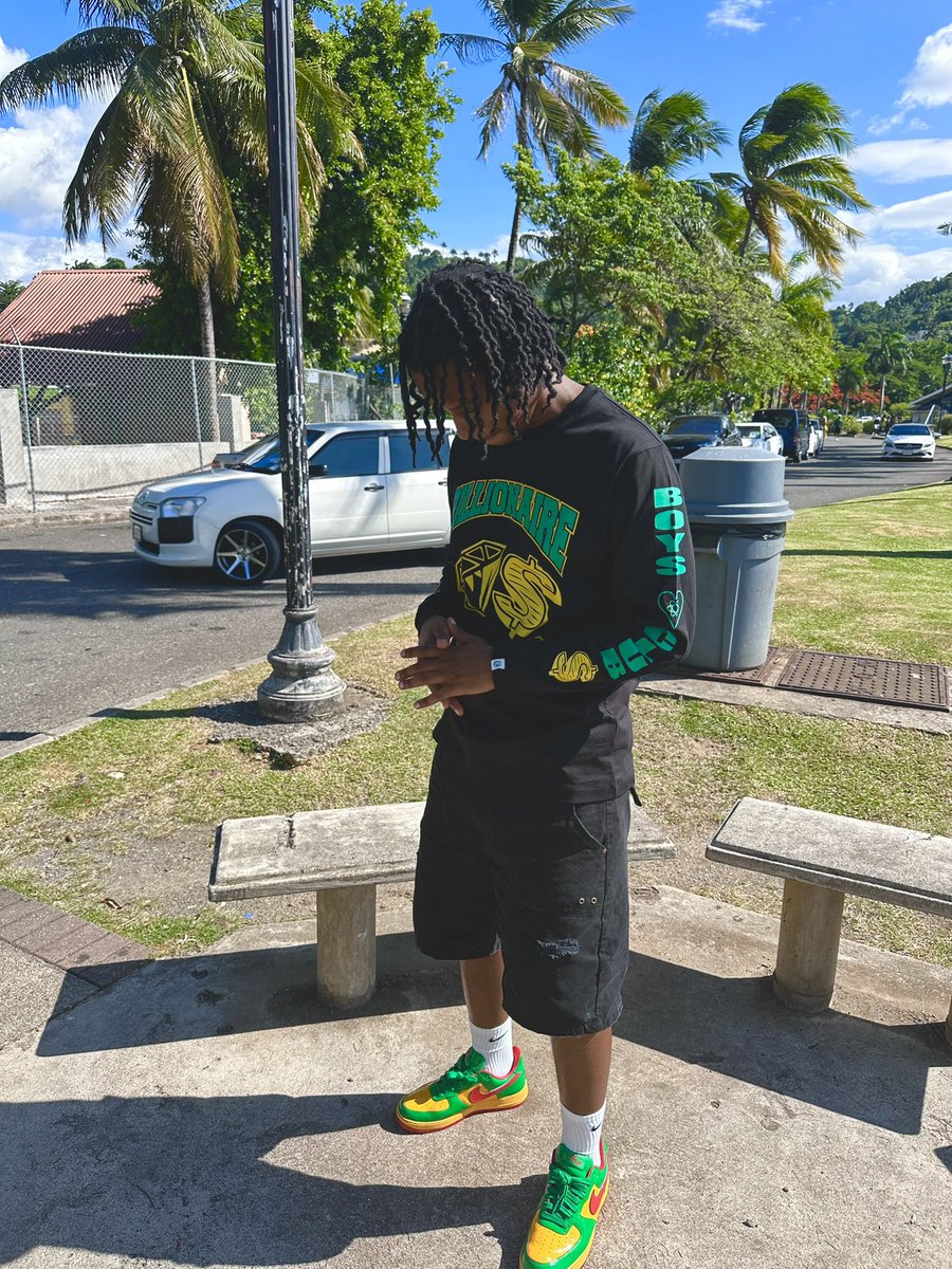 FloHawxkins's tweet photo. ⚠️🏧 https://t.co/0fT4VulFIt