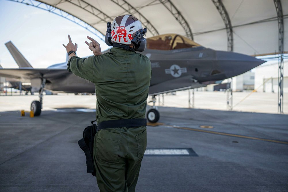 USFJ_J's tweet photo. 2026年9月24日、第533海兵戦闘攻撃中隊は米海兵隊岩国航空基地にて飛行任務を実施しました。同中隊は、第1海兵航空団・海兵第12飛行大隊を補強するため、UDP (部隊交代計画) の一環として岩国基地に展開しています。 #F35BライトニングII

(U.S. Marine Corps photo by Cpl. Isabella Renaud) https://t.co/HJiU457cRm