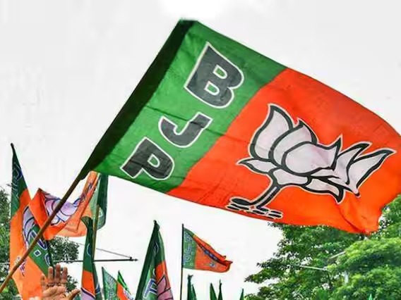 newstrackmedia's tweet photo. UP MLC Election 2026: BJP का ‘जिताऊ’ फॉर्मूला!
- उत्तर प्रदेश MLC चुनाव में BJP ने 6 उम्मीदवारों का ऐलान कर दिया है।
- टिकटों में अनुभवी चेहरों और शिक्षक संगठनों से जुड़े नेताओं को जगह मिली है।
👉 पूरी खबर पढ़ें: https://t.co/NGwNVOUHcu
#UPMLCElection2026 #BJP #UPPolitics #MLCElection #UttarPradesh