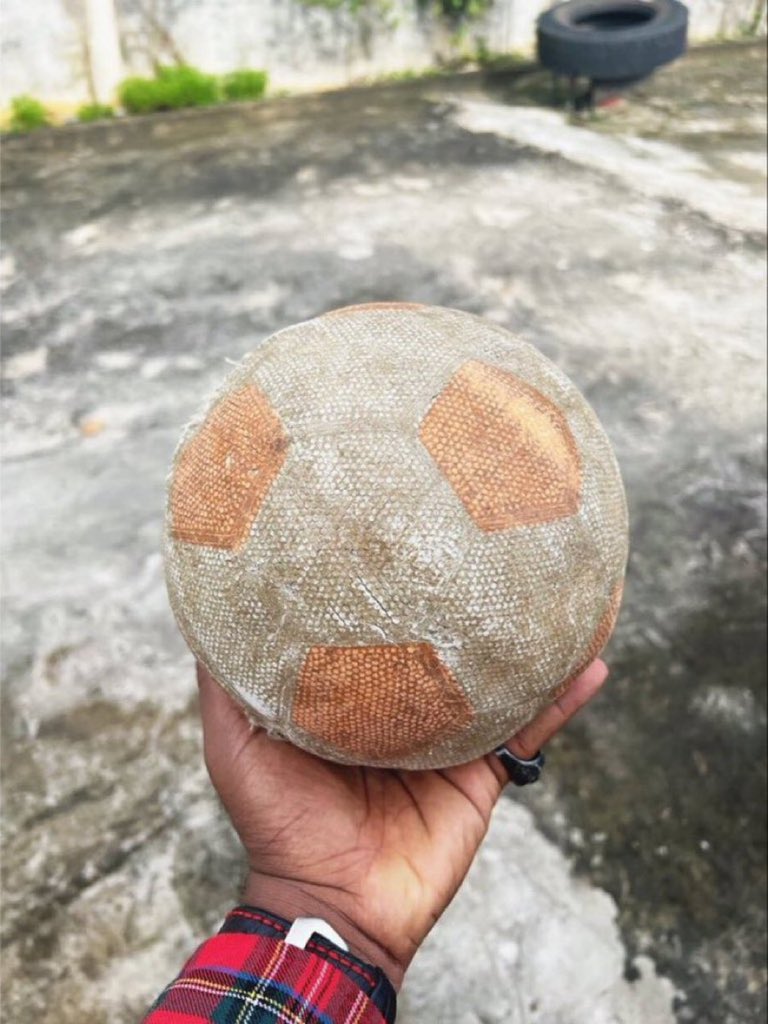 he_is_ola001's tweet photo. What is this thing called in your area? https://t.co/LlDy7psSc1