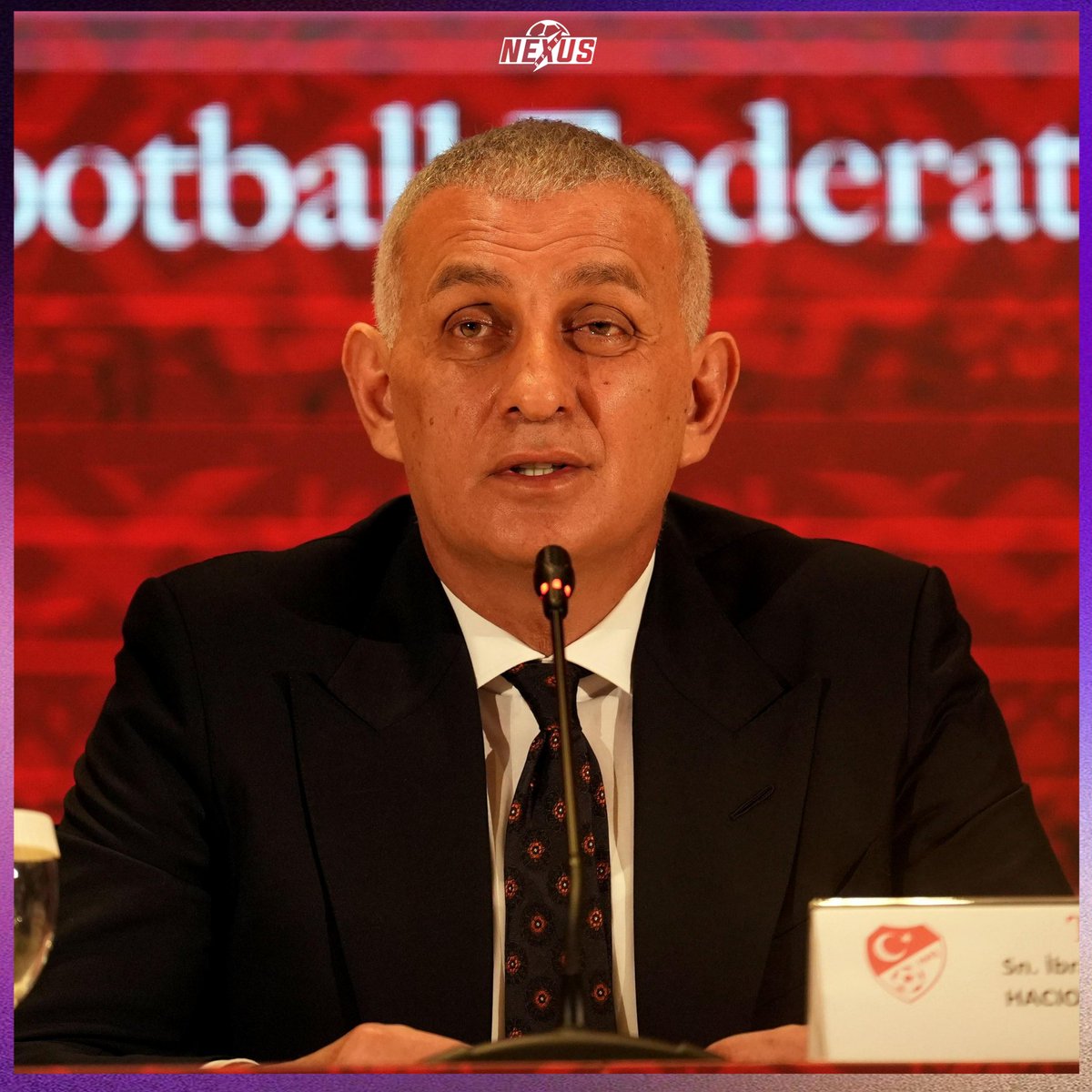 nexustransfer's tweet photo. Erman Toroğlu: “İbrahim Hacıosmanoğlu, Montella ve Ferhat Gündoğdu hep beraber istifa etsin. İstifaya yürekleri yetmiyorsa, Boğaz’daki üçüncü köprüden el ele atlasınlar.” (Sözcü) https://t.co/ZOCcLqeYiV