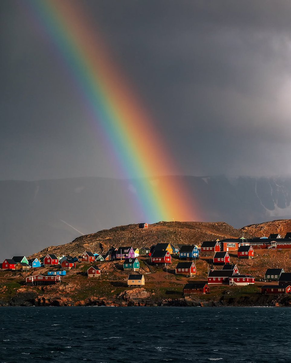 Lemes95's tweet photo. A look at scenes from Ittoqqortoormiit, the most remote town in Greenland, positioned at the entrance to Scoresbysund, the largest fjord system on Earth.

We returned to the town twice on our journey, capturing its character and rugged surroundings.
... https://t.co/9A9dSPp1QW