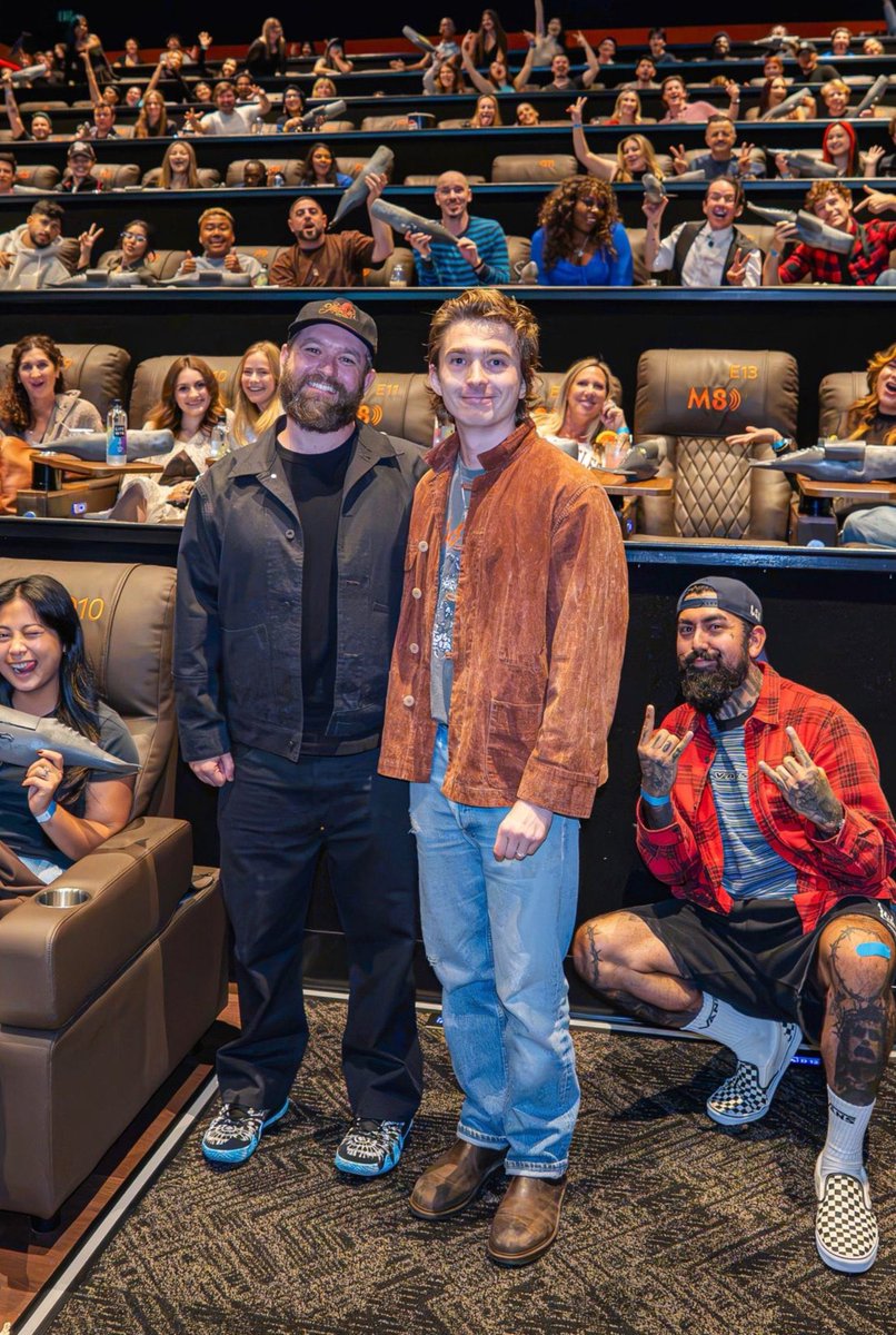 shibaasnook's tweet photo. i love it when austin just stands next to his director like 🧍🏽🧍🏽 https://t.co/HRAzPwOTVg